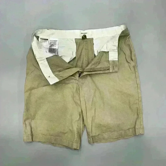 Men's Dockers Khaki Shorts - Size 34 - Flat Front Chinos - Picture 4 of 5